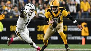 Micah Parsons Reveals Aaron Rodgers' Clever Plays and Green Bay House Offer
