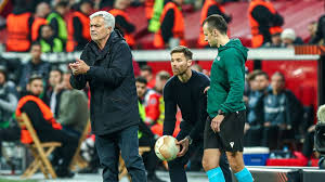 Entrenador del Bayer elogia a Grimaldo antes del duelo de Champions