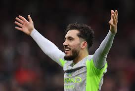 Man City go top with late winner at Forest