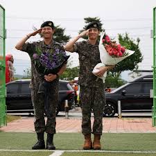 Jimin y Jung Kook de BTS: Fanáticos celebran su salida del servicio militar - Imagen principal del artículo