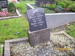 Grab von Ruth Stiller (1914-1991), Friedhof Esklum