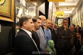 رونمایی از سردیس عجیب رسول کربکندی که خنده حضار را در پی داشت! - پارس فوتبال