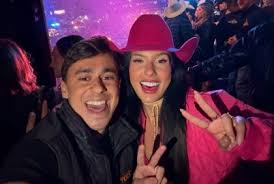 Ana Castela, que posou com Nikolas Ferreira em Barretos, receberá cachê de emenda do PL