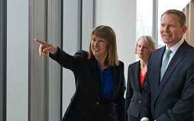 Lloyds Bank Staff Face Job Cuts in Performance Crackdown