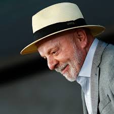 Lula ajusta tom do discurso e tenta se aproximar de empresários e banqueiros às vésperas da eleição