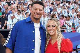 Brittany and Patrick Mahomes get cozy in new photo from World Cup final date