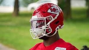 Kenneth Walker foot issue gives Chiefs reason for early concern