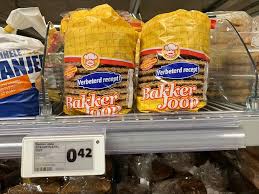 Dirk and Jumbo cut the price of stroopwafels to 38 cents a pack