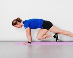 Image of someone doing mountain climbers