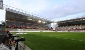 PSG : les supporters de Lens multiplient les banderoles contre le Qatar et la LFP