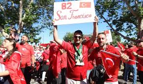 Türk taraftarlar, San Francisco’da heyecanla maç saatini bekliyor