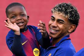 Lamine Yamal’s 3-Year-Old Brother Runs to Hug Him in Sweet Moment After Spain’s World Cup Win Over France