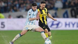 Peñarol Eliminado: Polémica Arbitral y Críticas Tras la Derrota ante Racing - Imagen principal del artículo