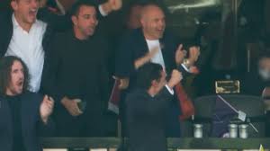 Vean al palco de las leyendas de España celebrar el 1-0: lo de Villa fue antológico...