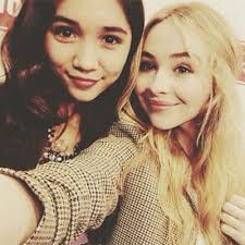Znalezione obrazy dla zapytania rowan blanchard i sabrina carpenter 2015