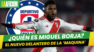 Miguel Borja llegó a la CdMx para fichar con el Cruz Azul
