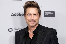 Rob Lowe 61岁仍在荧幕发光：Brat Pack 男神如何靠作品与自律活过好莱坞四十年考验