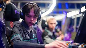 ¡Alerta Dota 2! Estrella Skiter Muestra Impactante Lesión en Mano