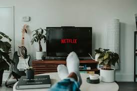 Netflix Stock Q4 Showdown: Ad Revenue Surge vs. Subscriber Fatigue – Which Narrative Will Win?