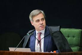 Fraudes no INSS: PF Alerta Sobre Vulnerabilidades e Descontos Irregulares - Imagen ilustrativa del artículo