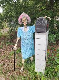 Creative Halloween Mailbox Landscaping Ideas to Spook Up Your Yard ...