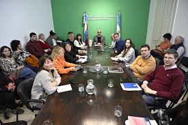 ¡Paritarias Urgentes! ¿Subirán los Salarios Estatales? La Cifra Clave...