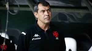 Ex-Vasco e Santos, técnico Fábio Carille encaminha acerto com novo time