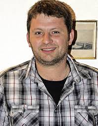 Der Transport-Unternehmer Thomas Würth (30) aus Lausheim kandidiert bei den Kommunalwahlen auch noch auf der Liste der FW für einen Sitz im Gemeinderat ... - 82425286