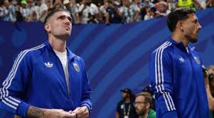 Una cábala de caramelos fría y seria para De Paul, suplente ante Inglaterra
