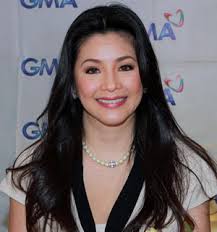 Asia&#39;s Songbird Regine Velasquez-Alcasid remains a certified Kapuso as she renewed her ties with GMA Network, Inc. The signing was held Tuesday at the ... - asia_s_songbird_regine_velasquez-alcasid_renews_contract_with_gma_network_1381901624