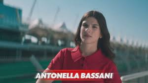 Antonella Bassani chega à TV Globo e estreia no “Grid da Globo” nesta sexta-feira
