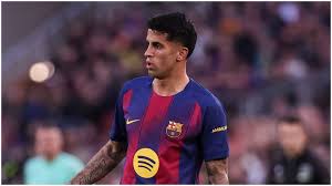 Joao Cancelo responde a Hansi Flick con fútbol y mete presión por un puesto