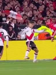 Martínez Quarta y una noche para el olvido: mano, penal errado y eliminación