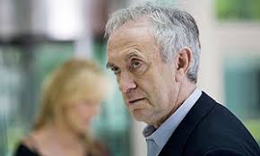 Jonathan Pryce plays Victor Quinn - 300pryce