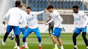 La convocatoria de Arbeloa se llena de canteranos para recibir al City