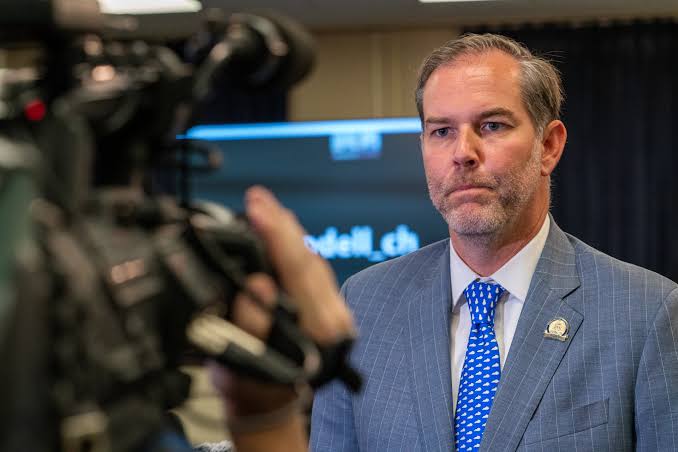 Bill telling teachers how to talk about U.S. history clears Senate committee