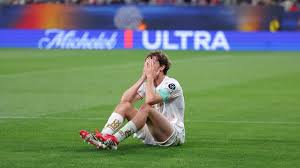 Marcel Ruiz enciende las alarmas por posible lesión de rodilla