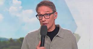 Julien Courbet : coup de théâtre sur M6