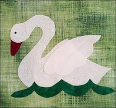 Résultat de recherche d'images pour "swan quilt pattern"