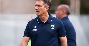 El divertido blooper de un periodista con Guillermo Barros Schelotto tras la derrota de Vélez