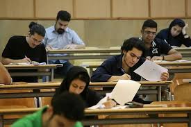 دانشگاه آزاد: استفاده از موبایل و هوش مصنوعی در جلسه امتحان بلامانع است