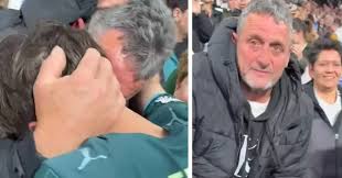 Momento emotivo en el Bernabéu: Un jugador del Real Madrid abraza a su padre en la grada tras su debut en la Champions League