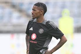 Saleng to Chiefs? Orlando Pirates Star's Future Under Scrutiny! - Imagen principal del artículo