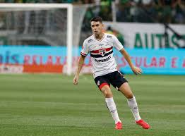 Divergência financeira trava rescisão de Oscar com o São Paulo