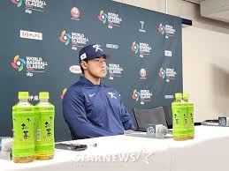"Three years ago, soldier → No. 4 hitter at the National University" Ahn Hyun-min was impressed, "I can prove my qualification enough, my goal is to win 4 games."