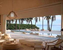 Hình ảnh về Aman Spa & Wellness with luxurious facilities and a view of the city.