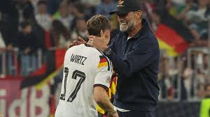 Deutschlands Sieg gegen Serbien: Erstmals zeigt sich, wie mitreißend Klopps Fußball sein kann — DIE ZEIT