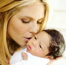 Présentation de Johan Riley Fyodor Taiwo Samuel! Le mannequin allemand Heidi Klum. présente son troisième enfant! Un petit garçon né le: 22 Novembre 2006 ... - 1163454398