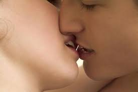 (Guang Zho, Canton, China) - kissing-21666997