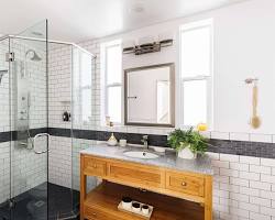 Gambar Minimalist bathroom with simple furniture